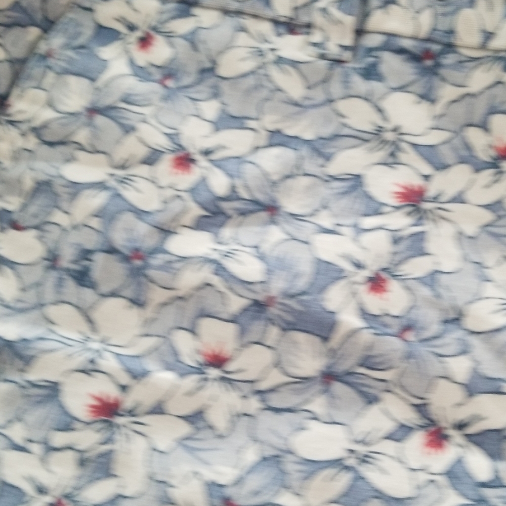 Shorts - Picture 3 of 4
